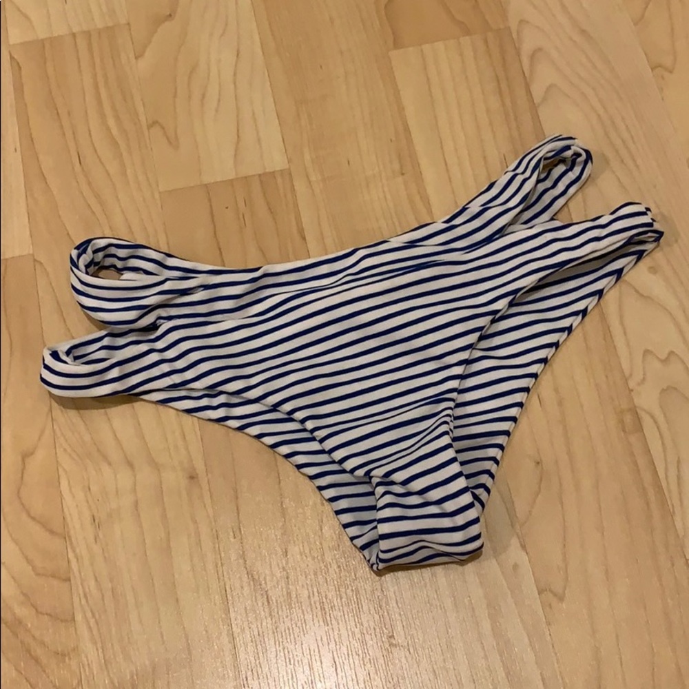 Excellent condition Mikoh Puka Puka bottoms